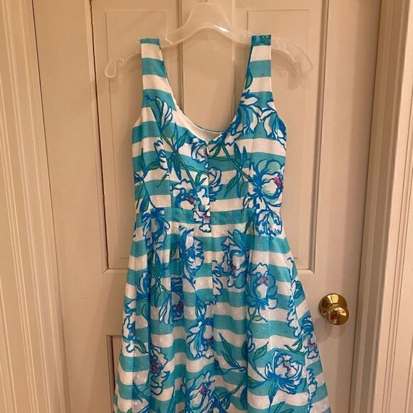 Lilly Pulitzer Roswell Posley Shorely Blue Size 2 - Picture 3 of 6